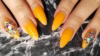 ミディアム ネイル クロキ 。のネイルデザイン