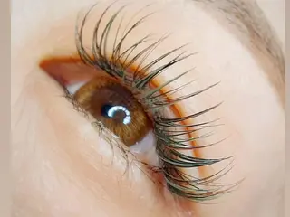 マツエク・マツパ U_la所属・U_la [ウーラ] 片岡の眉毛・アイブロウイメージ