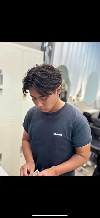 ショート パーマ メンズ 渡 汐音のヘアスタイル