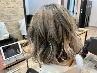 ミディアム SALOWIN心斎橋Suite店所属・ブリーチ毛にもできる 縮毛矯正|鷹司郎のヘアスタイル