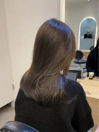 セミロング 里見 倭梨のヘアスタイル