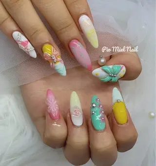 セミロング Pio Mielのネイルデザイン