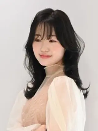 ミディアム earth 浅越　啓斗のヘアスタイル