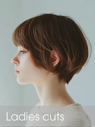 ショート カラー PEQSS HAIRのヘアスタイル