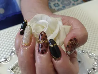 ネイル エステとネイル ローズコンフォートのネイルデザイン