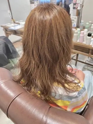 ミディアム カラー 美髪・髪質改善 有田怜平のヘアスタイル