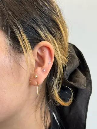 関川 奈摘のヘアスタイル