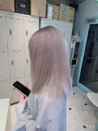 セミロング カラー 🪄池袋ハイトーン 🪄ブリーチカラーのヘアスタイル