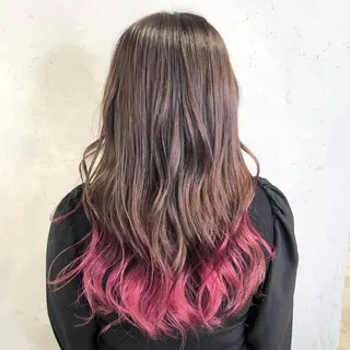 ロング カラー ヘアアレンジ ｲﾝﾅｰｶﾗｰ屋さん 🫧伊藤拓実のヘアスタイル