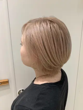 ショート 渋谷ハイトーン/ デザインカラー阿部のヘアスタイル