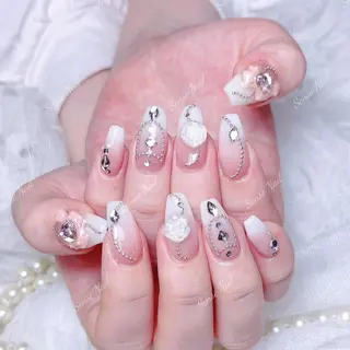 ネイル Queening 🦋のネイルデザイン