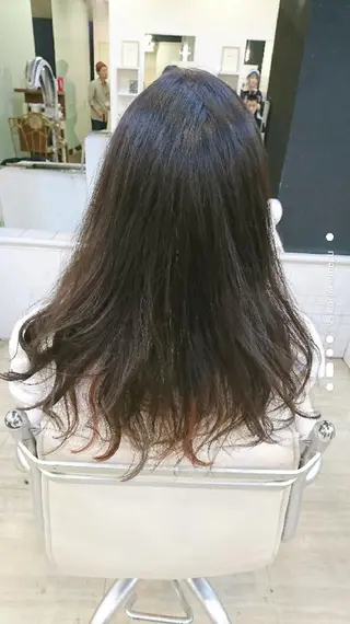 カラー ロング 池田 恵久美のヘアスタイル