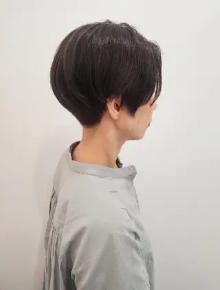 ショート カラー 齋藤 愛美のヘアスタイル