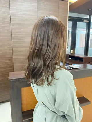 セミロング カラー 八谷 将平のヘアスタイル