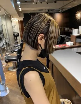 ショート カラー TATSU ミルクティーベージュのヘアスタイル