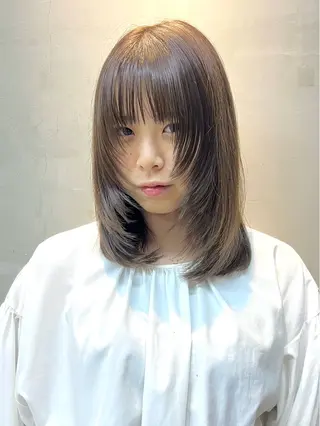 セミロング mee.所属・カットモデル募集中 / ベージュ/あづきのヘアスタイル