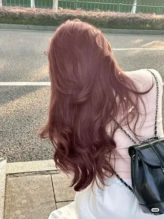 カラー トレンド暖色ヘア🍒 miu🍒のヘアスタイル