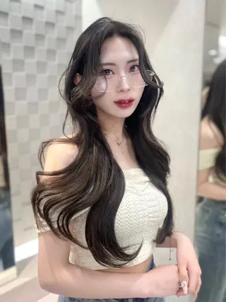 カラー 𝑿𝑬𝑵𝑨 𝐿𝑈𝑁𝐴のヘアスタイル