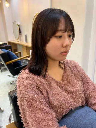 ミディアム CARICIA 白木 由里加のヘアスタイル