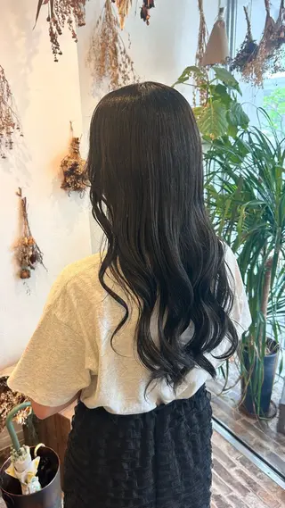 ロング YUKI🎀透明感 カラー/暗髪艶カラーのヘアスタイル