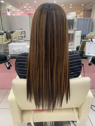 ロング illfrere所属・illfrere MOMOKAのヘアスタイル