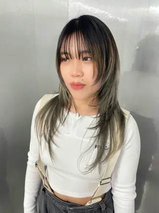 セミロング カラー 錦 茉李のヘアスタイル