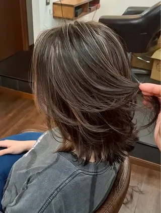 ミディアム カラー 清水 真之介のヘアスタイル