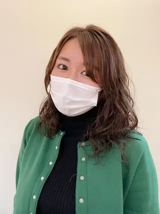 セミロング パーマ 高橋 涼香のヘアスタイル