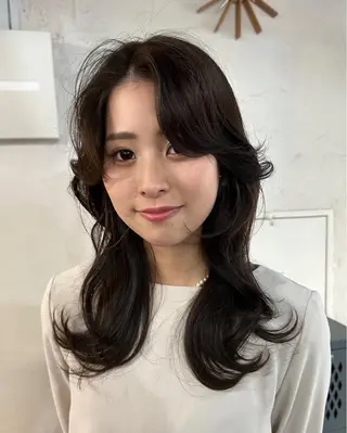 セミロング カラー フリーランス所属・韓国ヘア レイヤー くびれヘアMATSUのヘアスタイル