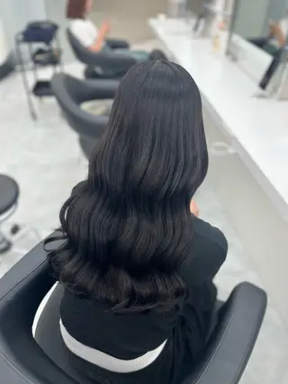 ロング カラー ヘアアレンジ 艶髪ハイトーン🫧 Kurehaのヘアスタイル