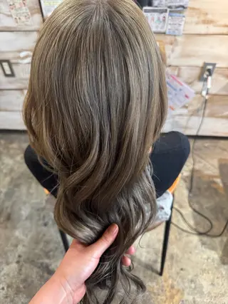 ロング カラー クキノ ケイカのヘアスタイル