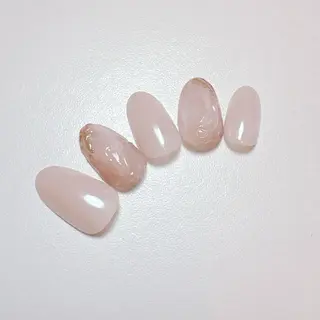 ミディアム 完全個室ネイル サロンLuana +のネイルデザイン