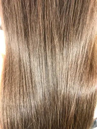 ロング レアマカナ所属・髪の保健室 Espr essioneのヘアスタイル