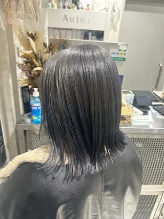 ショート あやめ🪽 オリーブ/ハイトーンのヘアスタイル