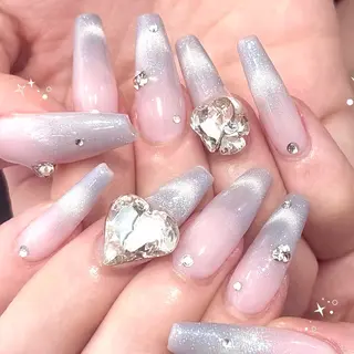 ネイル リスブラン MEL🍓のネイルデザイン