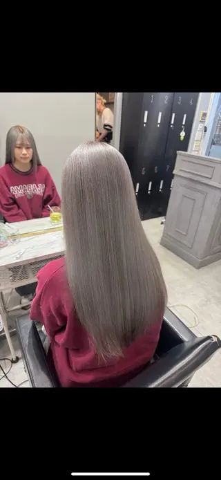 ロング 🩶ブリーチ/ レイヤー🩶フミカのヘアスタイル