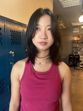 ミディアム レイヤーカット\ウル フ　chinatsuのヘアスタイル