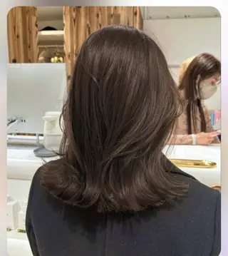 ミディアム カラー 石川 幸呼のヘアスタイル