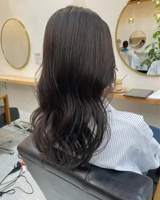 セミロング カラー 高梨 菜々のヘアスタイル