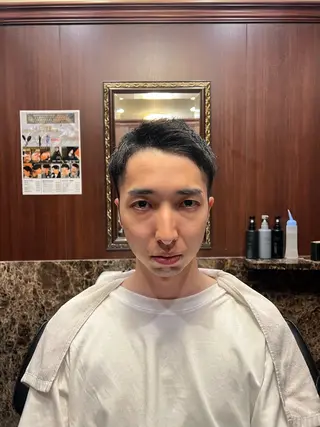 ショート ヒロ銀座バーバーショップ丸の内所属・秋山 琳太のヘアスタイル