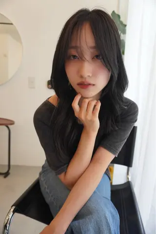 ロング コテ巻き/パーマ/艶 透明感/荻原凜太郎のヘアスタイル