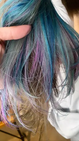 カラー ミディアム N° aria 三軒茶屋のヘアスタイル