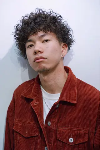 ミディアム パーマ メンズ 津田 祐岐のヘアスタイル