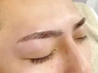 アイブロウ mone~total care salon~所属・mone (モーネ)のマツエク・マツパデザイン