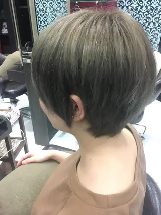 ショート カラー someya 🥀のヘアスタイル