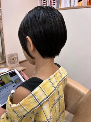 ショート シンセティックヘアデザイン所属・吉井 愛のヘアスタイル