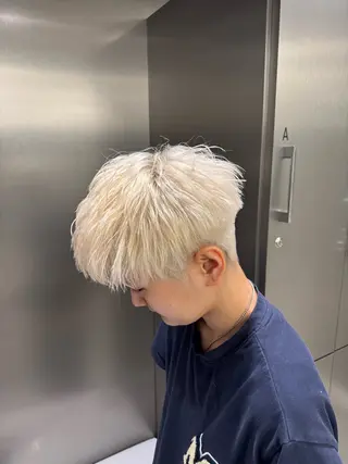 カラー メンズ ハイトーン/デザイン カラー/悠斗のヘアスタイル