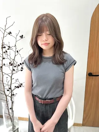 ミディアム カラー ヘアアレンジ esu 心斎橋店所属・ena/ブリーチなし 心斎橋・ベージュ🎀のヘアスタイル