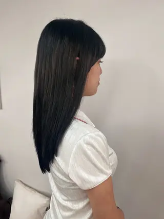 ロング カラー Lounge×MORIO Ikebukuro【ラウンジ×モリオ イケブクロ】所属・遠藤 乙夏のヘアスタイル