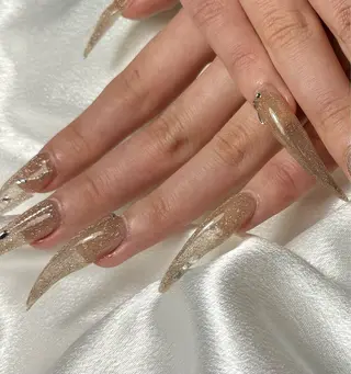 ロング 国本 紗恵子のネイルデザイン